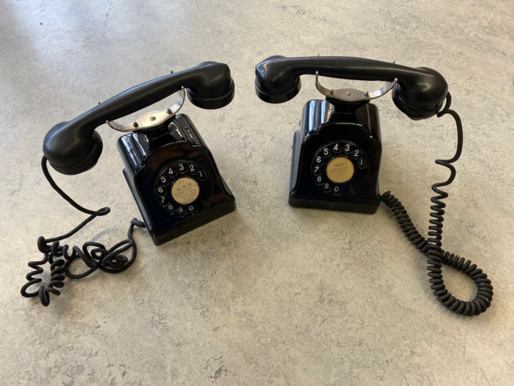 2 Schweizer Vorkriegs – Telefone Marke Autophon